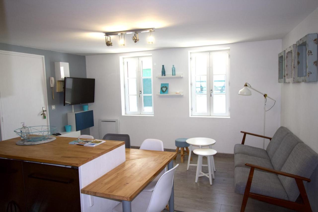 Cosy Apartment In The Center Of La Flotte Esterno foto