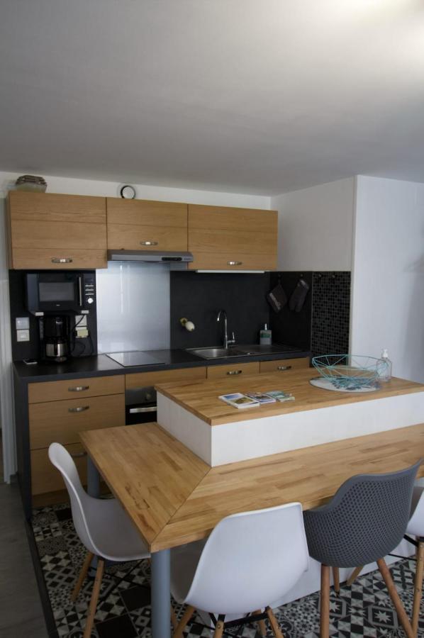 Cosy Apartment In The Center Of La Flotte Esterno foto